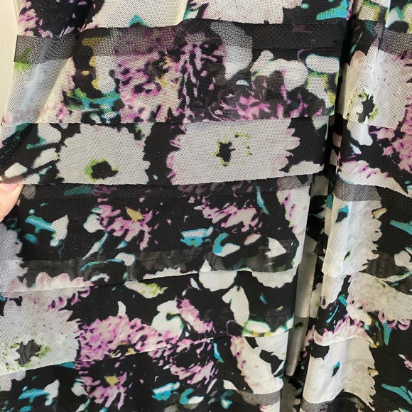 Women’s Strapless Formal Dress - Picture 5 of 8